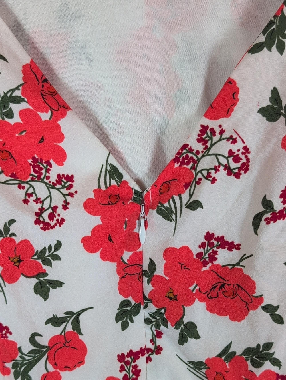 White Floral Fit-&-Flare Dress with Red Rose Print - Picture 4 of 6